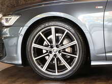 Audi A6 Avant TFSI Black Edition - U13693