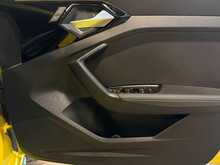 Audi A1 TFSI S line Contrast Edition - U13696
