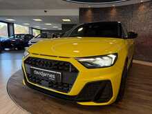 Audi A1 TFSI S line Contrast Edition - U13696
