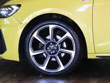 Audi A1 TFSI S line Contrast Edition - U13696
