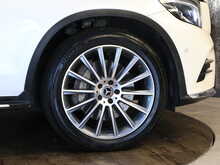 Mercedes-Benz GLC GLC250 AMG Line - U13705