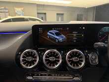 Mercedes-Benz GLA GLA200 AMG Line Night Edition - U13706