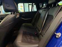 BMW 3 Series 330e M Sport - U13708