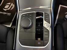 BMW 3 Series 330e M Sport - U13708