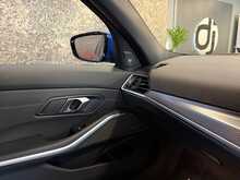 BMW 3 Series 330e M Sport - U13708