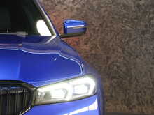 BMW 3 Series 330e M Sport - U13708