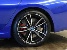 BMW 3 Series 330e M Sport - U13708