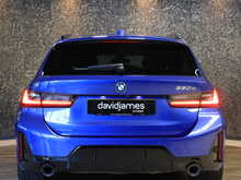 BMW 3 Series 330e M Sport - U13708