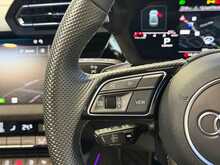 Audi A3 TFSI Black Edition - U13740