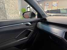 Audi Q3 TDI S line - U13943