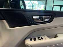 Volvo XC60 B4 MHEV Inscription Pro - U13953