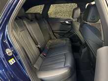 Audi A4 Avant TFSI Black Edition - U13984
