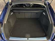 Audi A4 Avant TFSI Black Edition - U13984