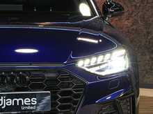 Audi A4 Avant TFSI Black Edition - U13984