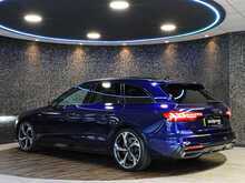 Audi A4 Avant TFSI Black Edition - U13984