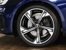 Audi A4 Avant TFSI Black Edition - U13984