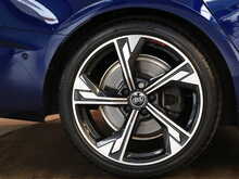 Audi A4 Avant TFSI Black Edition - U13984