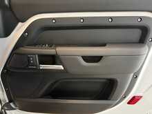 Land Rover Defender 90 D250 MHEV X-Dynamic SE - U13993