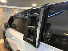 Land Rover Defender 90 D250 MHEV X-Dynamic SE - U13993