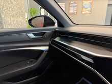 Audi A6 Avant TFSI Black Edition - U14006