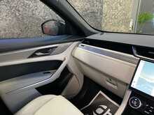 Jaguar F-PACE D200 MHEV R-Dynamic SE Black - U14011