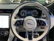 Jaguar F-PACE D200 MHEV R-Dynamic SE Black - U14011