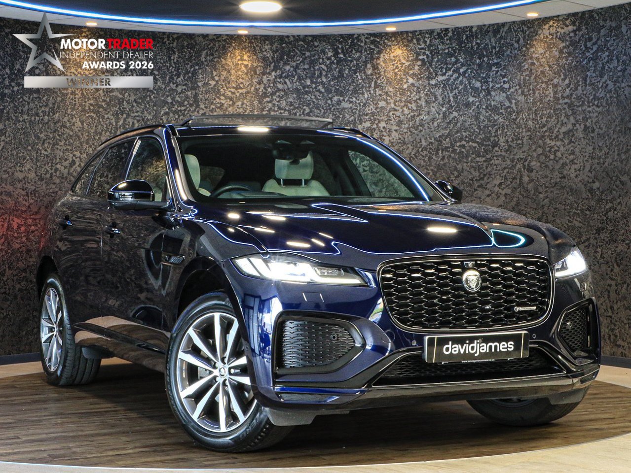 Jaguar F-PACE D200 MHEV R-Dynamic SE Black - U14011