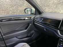 Volkswagen T-Roc TSI R-Line - U14017