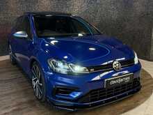 Volkswagen Golf TSI R - U14071