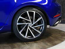 Volkswagen Golf TSI R - U14071
