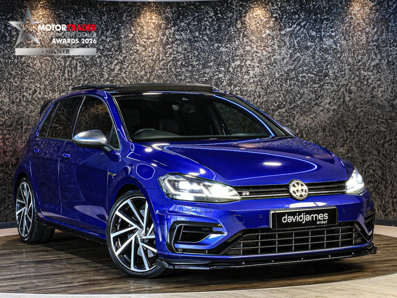 Volkswagen Golf TSI R - U14071