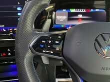 Volkswagen Golf TSI R Black Edition - U14102
