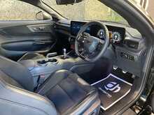 Ford Mustang V8 Dark Horse - U14114