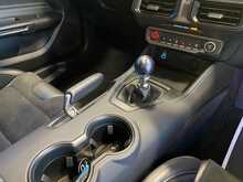 Ford Mustang V8 Dark Horse - U14114