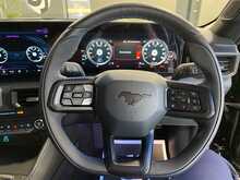 Ford Mustang V8 Dark Horse - U14114