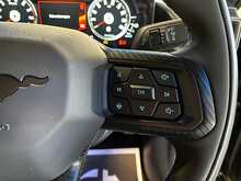 Ford Mustang V8 Dark Horse - U14114