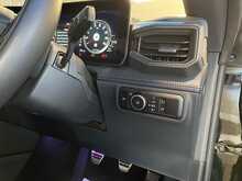Ford Mustang V8 Dark Horse - U14114
