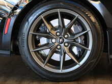Ford Mustang V8 Dark Horse - U14114