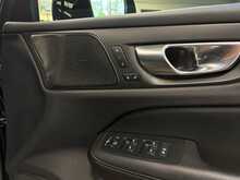 Volvo V60 B4 MHEV Ultra - U14120