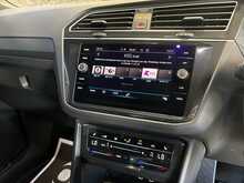 Volkswagen Tiguan TSI R-Line - U14124