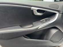 Volvo V40 D2 R-Design 