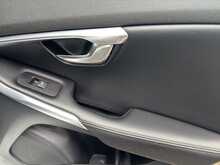 Volvo V40 D2 R-Design 