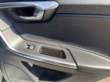 Volvo XC60 D4 R-Design Lux Nav 
