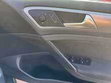 Volkswagen Golf TSI S 