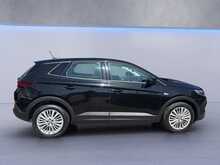 Vauxhall Grandland X Turbo SE 
