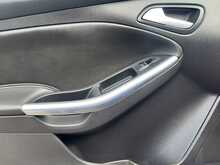 Ford Focus T EcoBoost ST-2 
