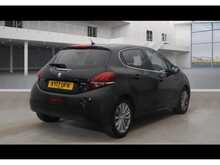 Peugeot 208 PureTech Allure 