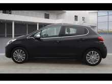 Peugeot 208 PureTech Allure 
