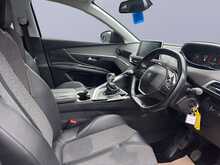 Peugeot 3008 PureTech Allure 