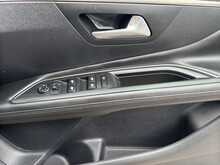 Peugeot 3008 PureTech Allure 